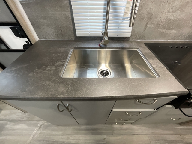 2022 Winnebago Micro Minnie FLX 2306BHS — photo 8 of 8