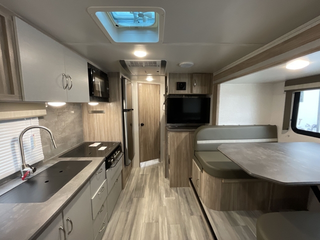2022 Winnebago Micro Minnie FLX 2306BHS — photo 2 of 8