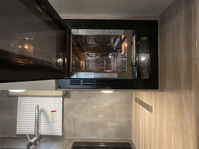 2022 Winnebago Micro Minnie FLX 2306BHS — photo 6 of 8