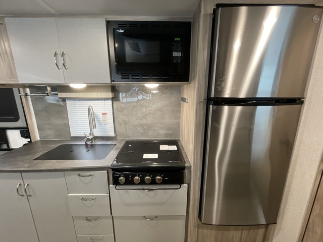 2022 Winnebago Micro Minnie FLX 2306BHS — photo 4 of 8