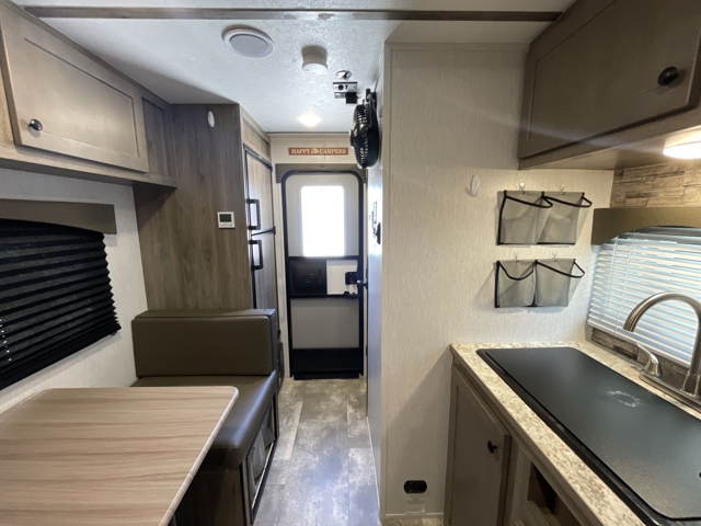 2023 Sunset Park RV Sun Lite 16BH — photo 3 of 8