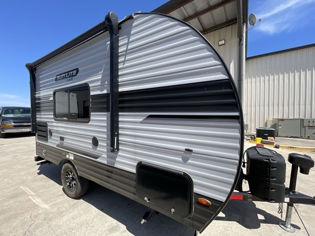 2023 Sunset Park RV Sun Lite 16BH — photo 1 of 8