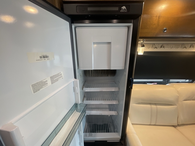 2019 Tiffin Wayfarer 24TW — photo 6 of 8
