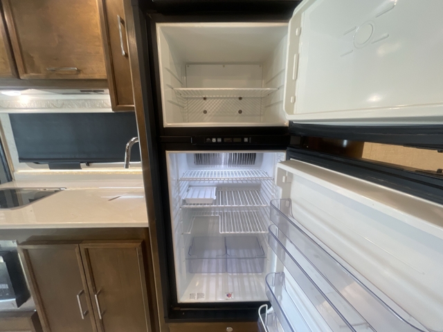 2018 Tiffin Wayfarer 24FW — photo 7 of 8