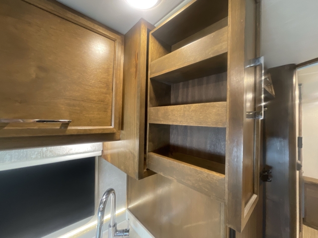 2018 Tiffin Wayfarer 24FW — photo 6 of 8