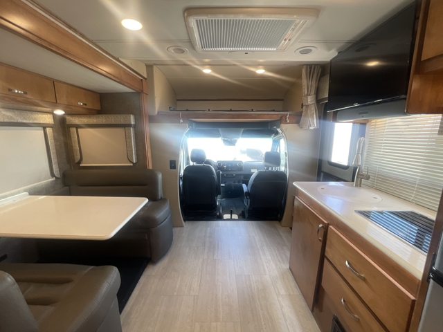2022 Renegade Villagio 25FWS — photo 3 of 8