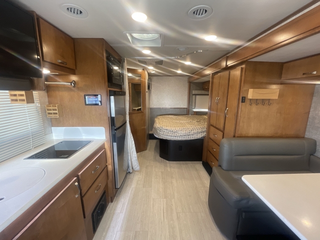 2022 Renegade Villagio 25FWS — photo 2 of 8