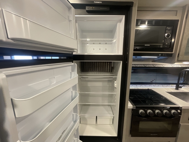 2023 Coleman Coleman Light 2515RL — photo 7 of 8