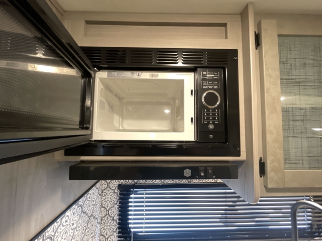2023 Coleman Coleman Light 2515RL — photo 8 of 8