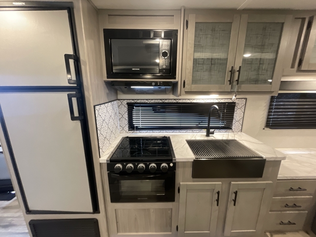 2023 Coleman Coleman Light 2515RL — photo 5 of 8