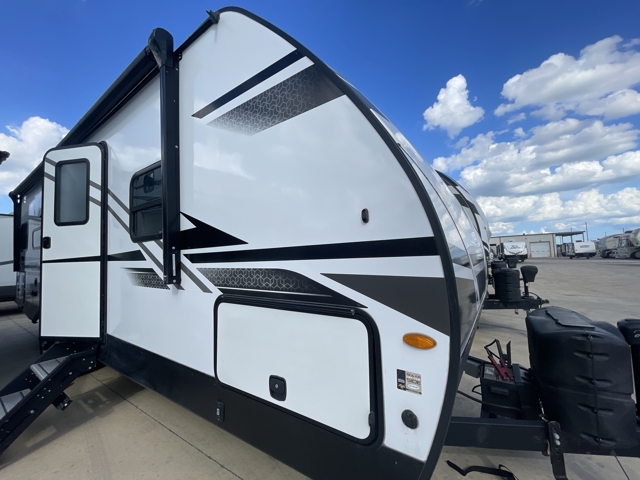 2023 Coleman Coleman Light 2515RL — photo 1 of 8