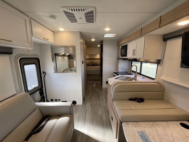 2026 Thor Four Winds 28Z — photo 4 of 8