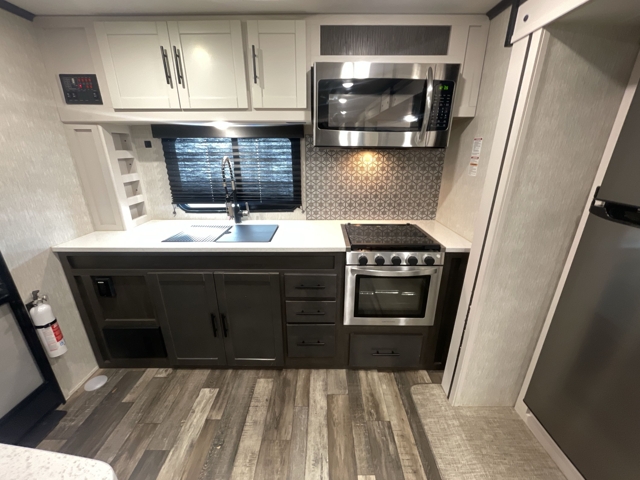 2023 Crossroads Cruiser Aire 29RKL — photo 5 of 8