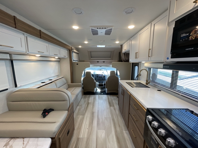 2026 Thor Eddie Bauer 31ED — photo 4 of 8