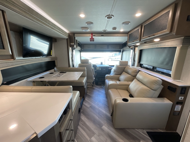 2026 Holiday Rambler Invicta 32RW — photo 3 of 8