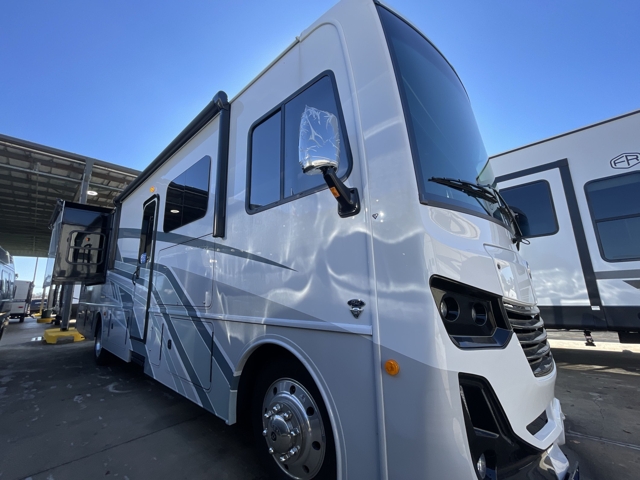 2026 Holiday Rambler Invicta 32RW — photo 1 of 8
