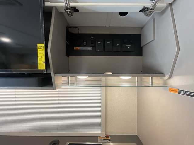 2026 Winnebago Navion 24D — photo 8 of 8