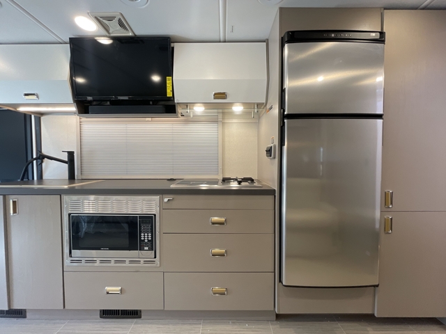 2026 Winnebago Navion 24D — photo 5 of 8