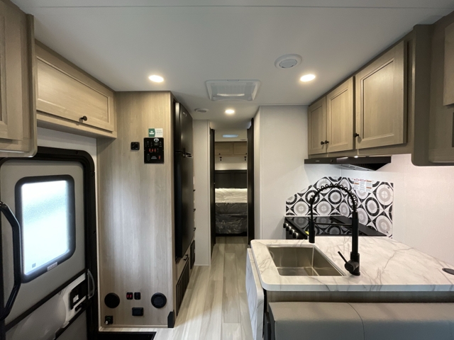 2026 Forest River Sunseeker LE 2950 — photo 4 of 8