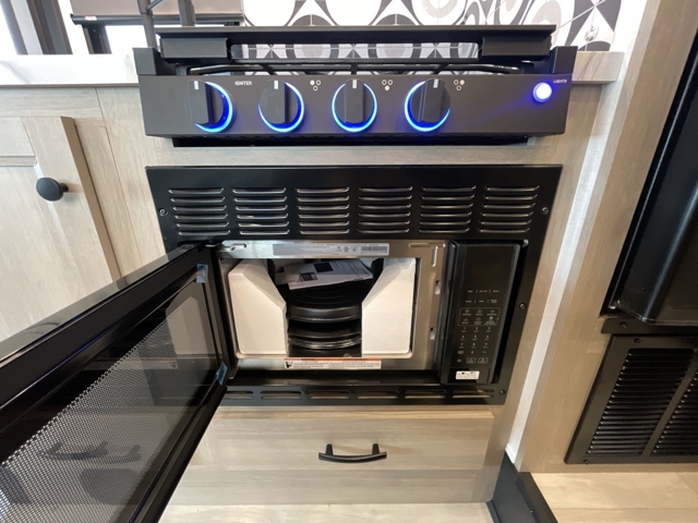 2026 Forest River Sunseeker LE 2350F — photo 8 of 8