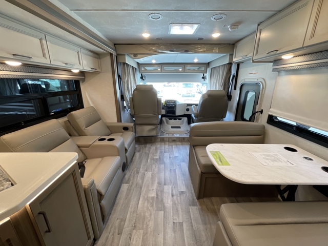 2026 Thor Hurricane 29L — photo 4 of 8