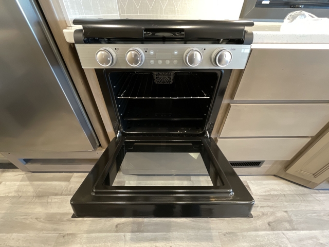 2026 Thor Hurricane 29L — photo 8 of 8
