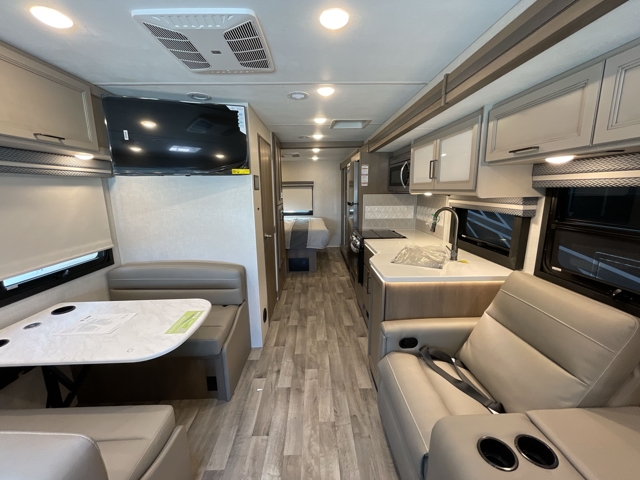 2026 Thor Hurricane 29L — photo 3 of 8