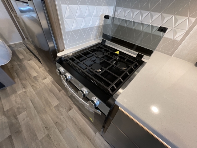 2026 Thor Hurricane 29L — photo 7 of 8