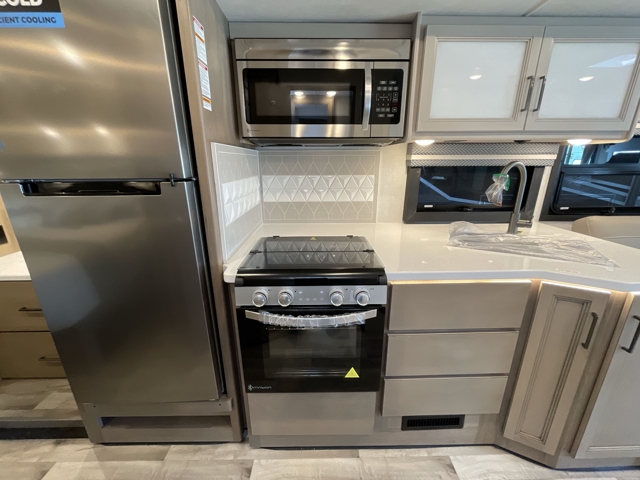2026 Thor Hurricane 29L — photo 5 of 8