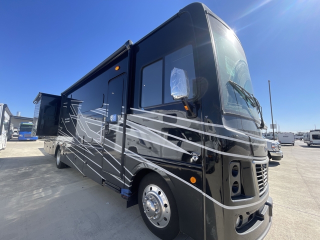 2026 Holiday Rambler Vacationer 35K — photo 1 of 8