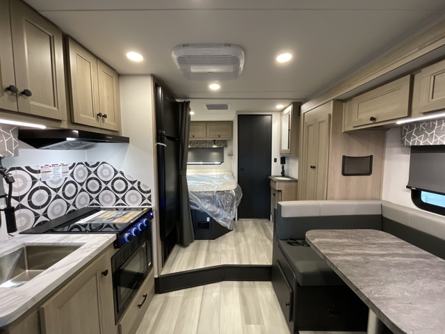 2026 Forest River Sunseeker LE 2150SC — photo 3 of 8