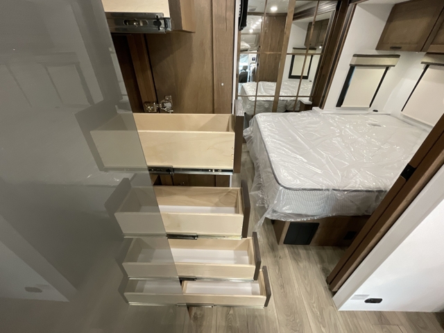2026 Entegra Coach Esteem XL 32U — photo 7 of 8