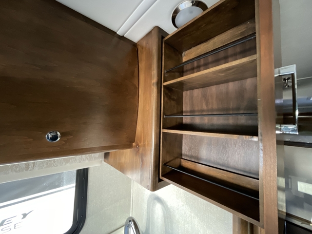 2018 Tiffin Wayfarer 24BW — photo 7 of 8