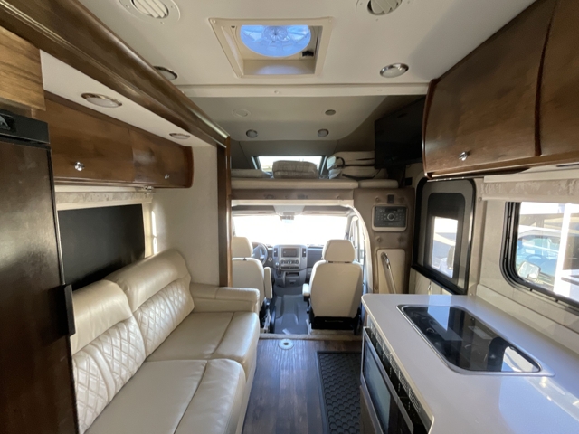 2018 Tiffin Wayfarer 24BW — photo 5 of 8