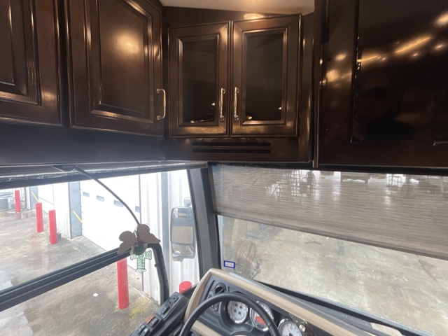 2016 American Coach Allegiance 42T — photo 5 of 8