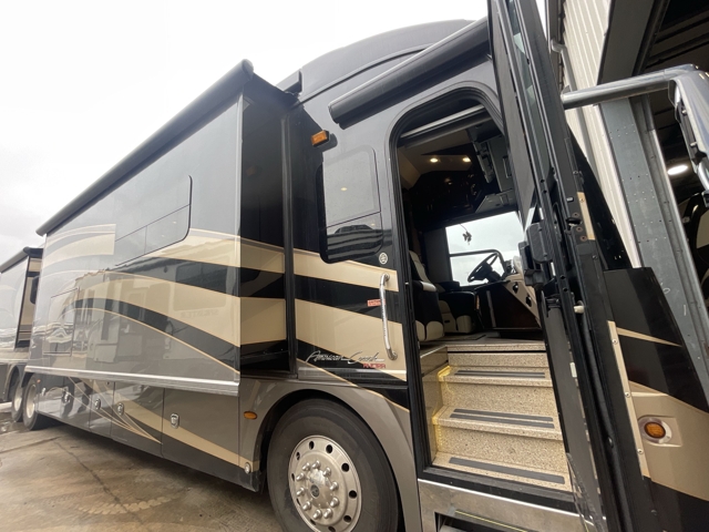 2016 American Coach Allegiance 42T — photo 1 of 8