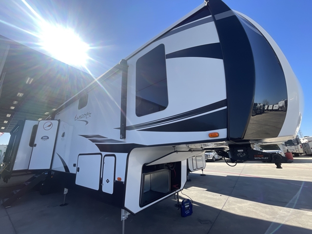 2022 Forest River Cardinal Luxury 380RLX — photo 1 of 8