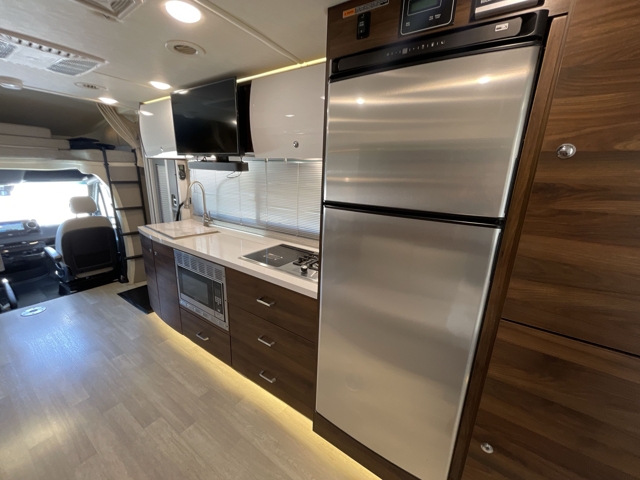 2021 Winnebago View 24D — photo 5 of 8