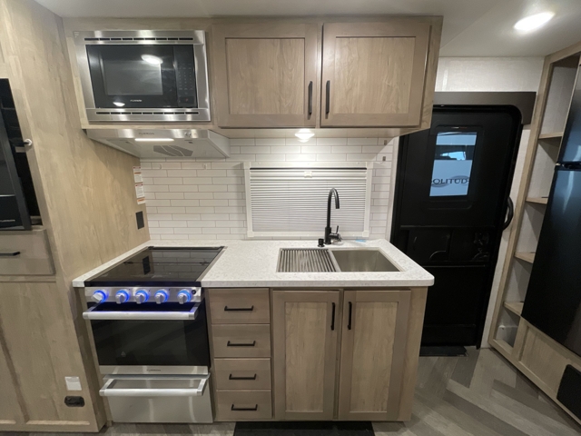 2023 Ember Touring 20FB — photo 6 of 8