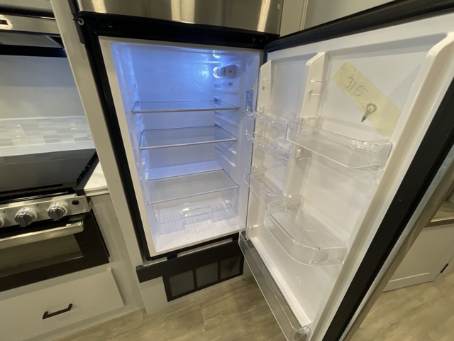 2024 Coachmen Pursuit 31ES — photo 5 of 8