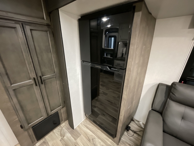 2023 Venture RV Stratus 231VRB — photo 7 of 8