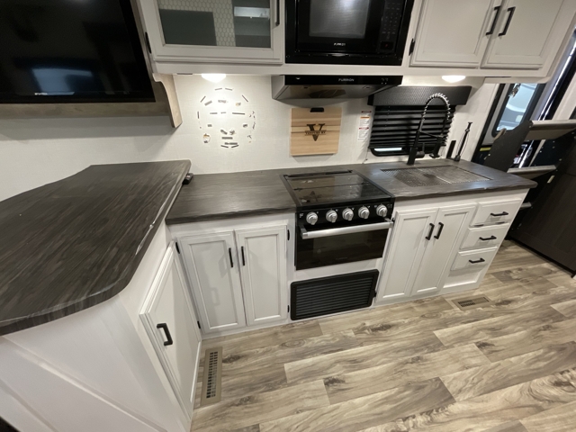 2023 Venture RV Stratus 231VRB — photo 6 of 8