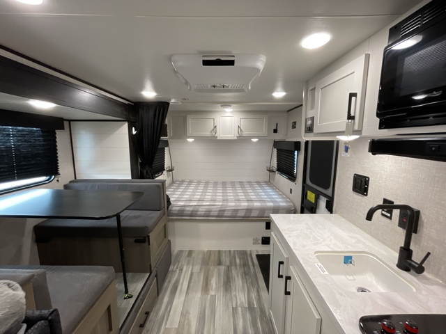 2024 Jayco Jay Flight SLX 184BS — photo 4 of 8