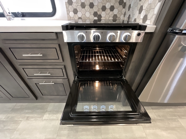 2024 Forest River Georgetown 5 Series 31L — photo 8 of 8