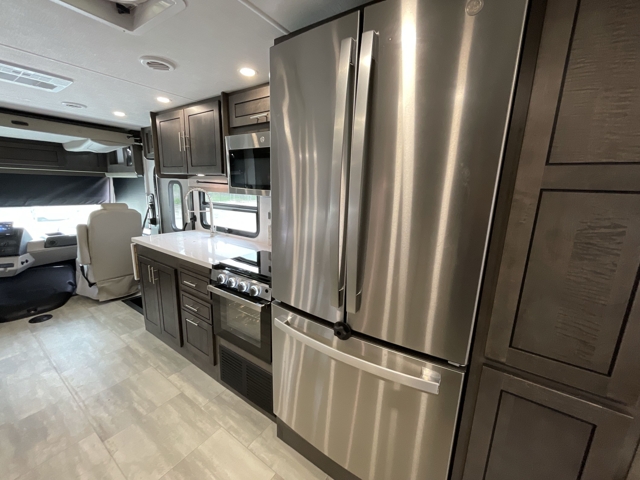2024 Forest River Georgetown 5 Series 31L — photo 5 of 8