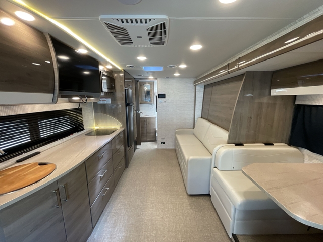 2024 Jayco Melbourne Prestige 24RP — photo 2 of 8