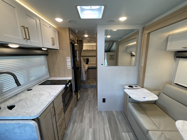 2027 Thor Freedom Elite 24KE — photo 3 of 8
