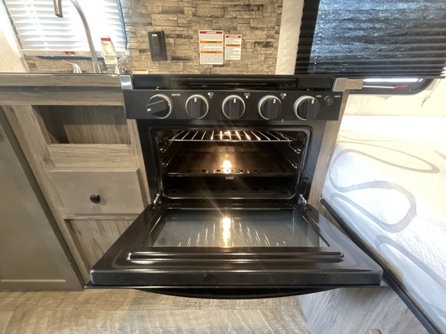 2024 Sunset Park RV Sun Lite 16BH — photo 8 of 8