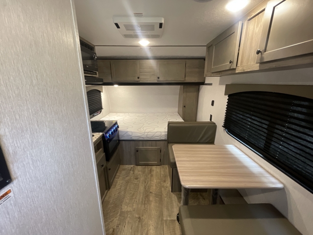 2024 Sunset Park RV Sun Lite 16BH — photo 2 of 8