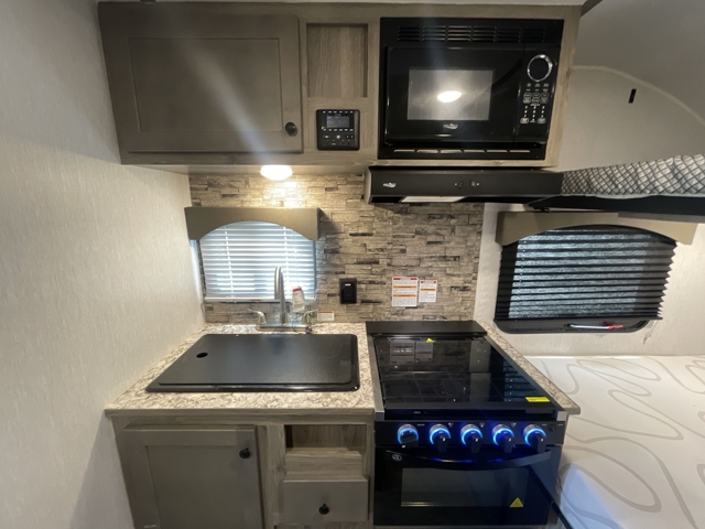 2024 Sunset Park RV Sun Lite 16BH — photo 4 of 8